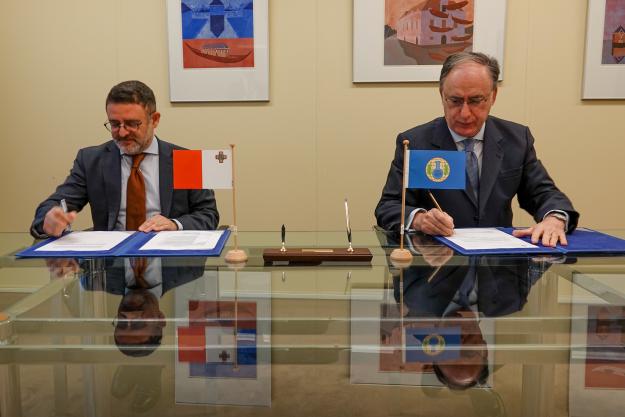 H.E. Dr Mark Anthony Pace, Permanent Representative of the Republic of Malta, and H.E. Mr Fernando Arias, Director-General of the OPCW