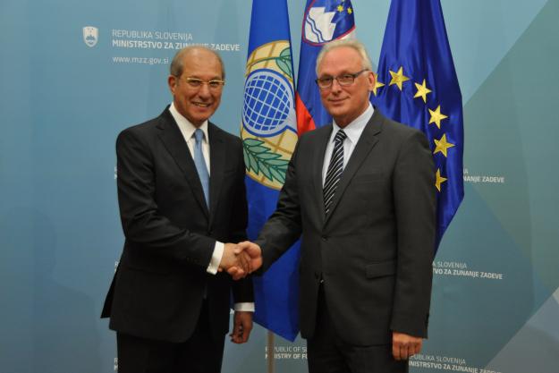 The OPCW Director-General, Ambassador Ahmet Üzümcü (left), with the State Secretary for the Ministry of Foreign Affairs, Mr Bogdan Benko (right).