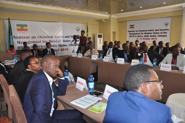 29 attendees, from 12 OPCW Member States in Africa, encompassed government officials responsible for the chemical industry, small- to medium-sized chemical industry professionals, academics and chemists