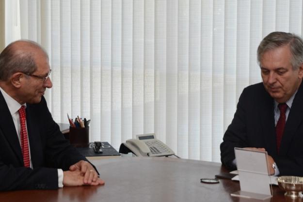 OPCW Director-General Ahmet Üzümcü (left), in a working meeting with the Brazilian Minister of Foreign Affairs, Ambassador Luiz Alberto Figueiredo Machado. Photo: Marcos Vinicius Bessa/AIG-MRE via Flickr