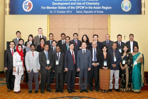Participants at the Regional Workshop on the Peaceful Development and Use of Chemistry, which was held in the Republic of Korea from 15 - 17 October 2014.