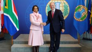 Director-General Ahmet Üzümcü and the Minister of International Relations and Cooperation of South Africa, H.E. Ms Maite Nkoana-Mashabane