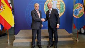 OPCW Director-General Ahmet Üzümcü (right) and the Minister of Foreign Affairs and Cooperation of the Kingdom of Spain, H.E. Mr Alfonso Dastis Quecedo