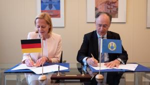 the Director-General of the OPCW, H.E. Mr Fernando Arias, and the Permanent Representative of Germany to the OPCW, H.E. Ambassador Christine Weil