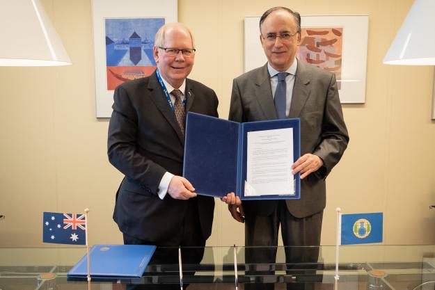 Permanent Representative of Australia to the OPCW, H.E. Ambassador Matthew Neuhaus and OPCW Director-General, H.E. Mr Fernando Arias