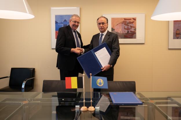 OPCW Director-General, H.E. Mr Fernando Arias, and Belgium’s Permanent Representative to the OPCW, H.E. Mr Christian Lepage