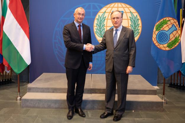 State Secretary for Security Policy of the Hungarian Ministry of Foreign Affairs and Trade, H.E. Mr Péter Sztáray, and the Director-General of the Organisation for the Prohibition of Chemical Weapons (OPCW), H.E. Mr Fernando Arias