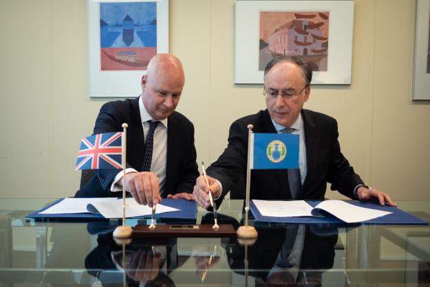 The United Kingdom’s Permanent Representative to the OPCW, H.E. Ambassador Peter Wilson (Left), and OPCW Director-General, H.E. Mr Fernando Arias (Right), formalised the contribution today at a ceremony held at OPCW Headquarters in The Hague.