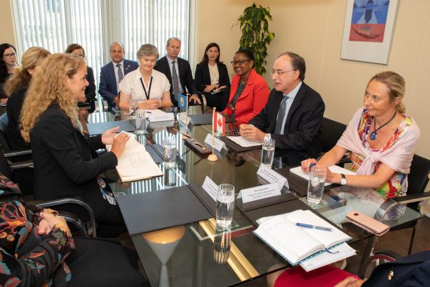 H.E. the Right Honourable Julie Payette, Governor General of Canada, visited today the headquarters of the Organisation for the Prohibition of Chemical Weapons (OPCW) in The Hague and met with OPCW’s Director-General, H.E. Mr Fernando Arias