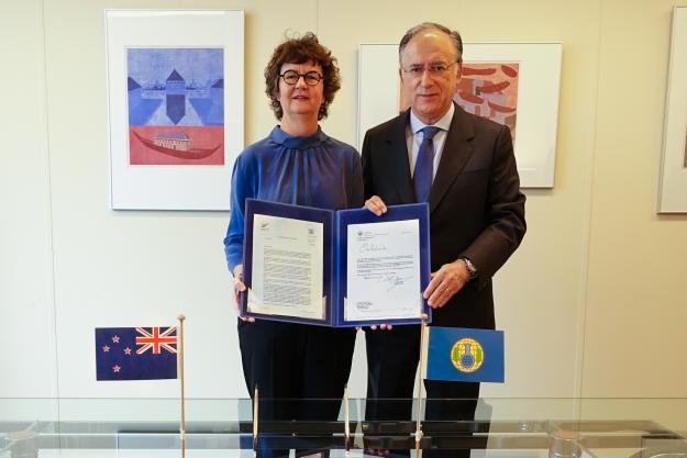 OPCW Director-General, H.E. Mr Fernando Arias, and the Permanent Representative of New Zealand to the OPCW, H.E. Ambassador Lyndal Walker