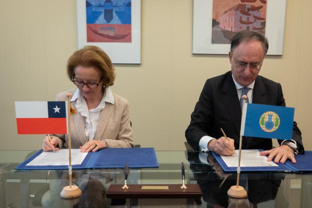 OPCW Director-General, H.E. Mr Fernando Arias, and the Permanent Representative of Chile to the OPCW, H.E. Ambassador Maria Teresa Infante