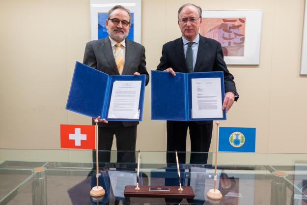 OPCW Director-General, H.E. Mr Fernando Arias, and the Permanent Representative of Switzerland to the OPCW, H.E. Ambassador Heinz Walker-Nederkoorn