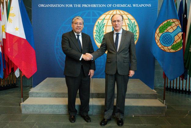 OPCW Director-General, H.E. Mr Fernando Arias, and the Undersecretary of the Philippine Department of Foreign Affairs for Policy, Mr Enrique A. Manalo