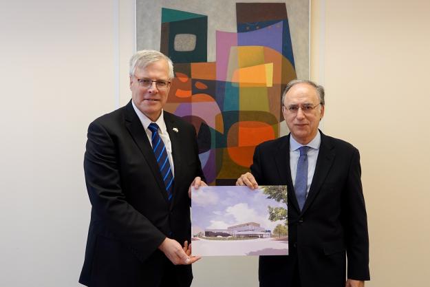 H.E. Naor Gilon, Ambassador of Israel to the Netherlands (Left) and H.E. Mr Fernando Arias, OPCW Director-General (Right)