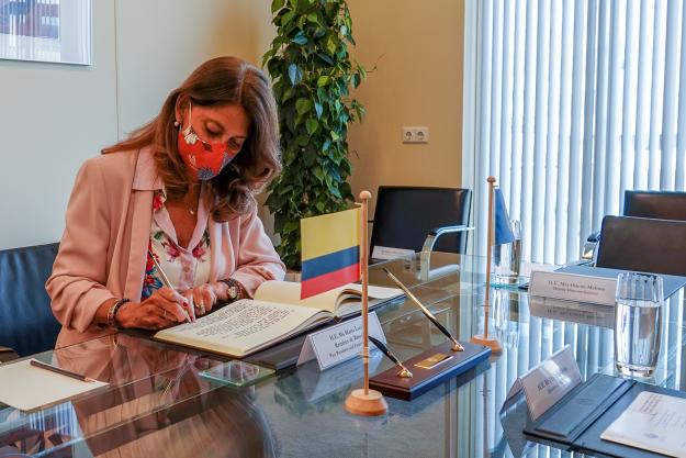 Colombia’s Vice President and Minister of Foreign Affairs visits the OPCW