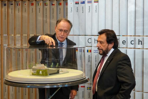 Vice President of the Republic of El Salvador visits the OPCW 