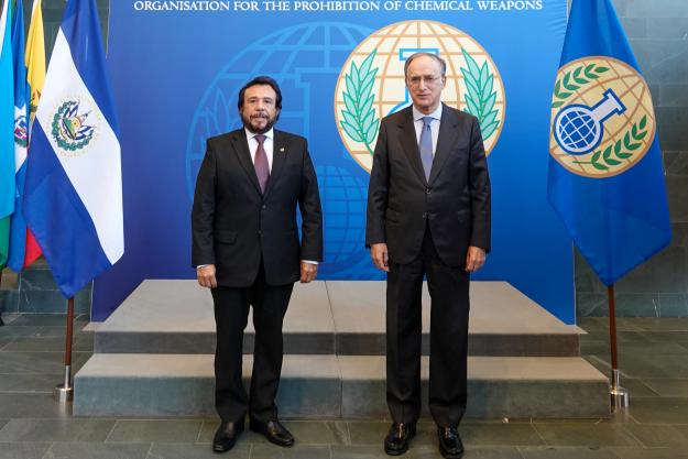 Vice President of the Republic of El Salvador visits the OPCW 