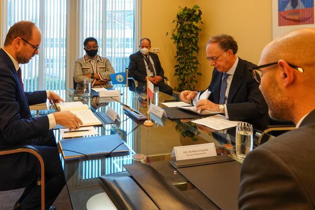 Deputy Minister of Foreign Affairs of Poland visits the OPCW  