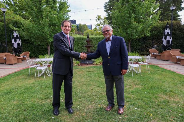 Acting Director General Australian Safeguards and Non-Proliferation Office Dr John Kalish and Chairman of National Authority Malaysia H.E. Ambassador Zainol Rahim Zainuddin