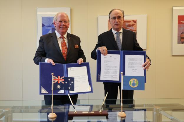 H.E. Mr Matthew Neuhaus, Permanent Representative of Australia to the OPCW, and H.E. Mr Fernando Arias, Director-General of the OPCW