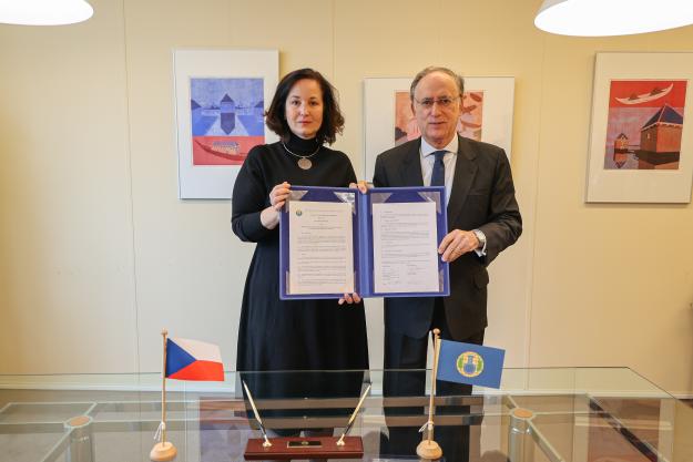 Česká republika přispívá částkou 300 000 Kč na asistenční a ochranné aktivity Organizace pro zákaz chemických zbraní