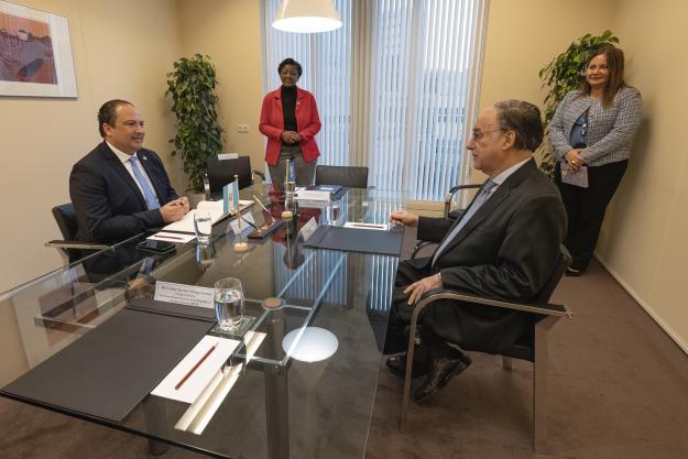 Minister of Foreign Affairs of Guatemala meets with OPCW Director-General