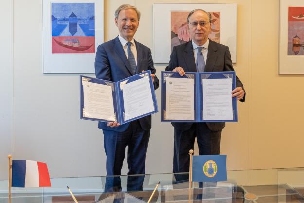 H.E. Mr François Alabrune, Permanent Representation of the French Republic to the OPCW and Ambassador Fernando Arias, OPCW Director General