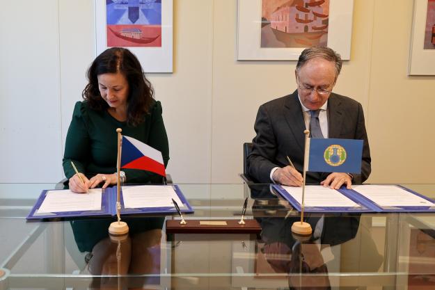 Permanent Representative of the Czech Republic to the OPCW, H.E. Ms Kateřina Sequensová, and OPCW Director-General, Ambassador Fernando Arias