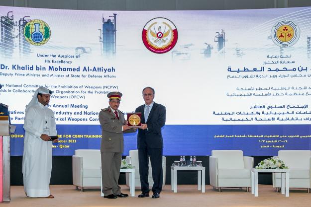 Director-General H.E. Ambassador Fernando Arias and Head of Qatari National Implementation Authority Brigadier General Dr Abdulaziz Salmeen al-Jabri