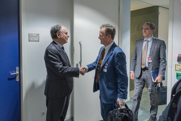 Ambassador Fernando Arias, Director-General of the OPCW, meets with Mr Craig Everton, Assistant Secretary in the Australian Safeguards and Non-Proliferation Office (ASNO)