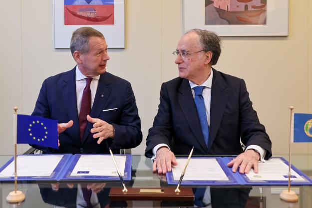 H.E. Ambassador Mika-Markus Leinonen, European Union Liaison Officer to The Hague, and Ambassador Fernando Arias, OPCW Director-General