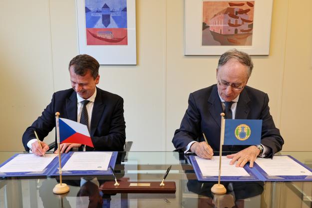 H.E. Mr René Miko, Permanent Representative of Czechia to the OPCW, and Ambassador Fernando Arias, Director-General of the OPCW