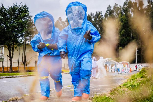 Participants conduct investigation training.