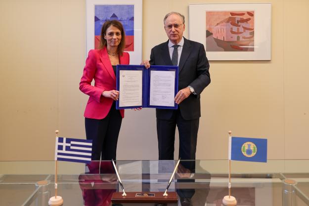 Permanent Representative of the Hellenic Republic to the OPCW, H.E. Ms Caterina Ghini, and OPCW Director-General Fernando Arias.