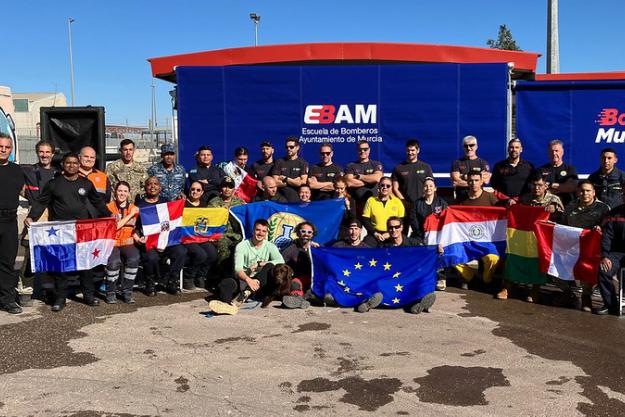 First responders from Latin America and the Carribean at training