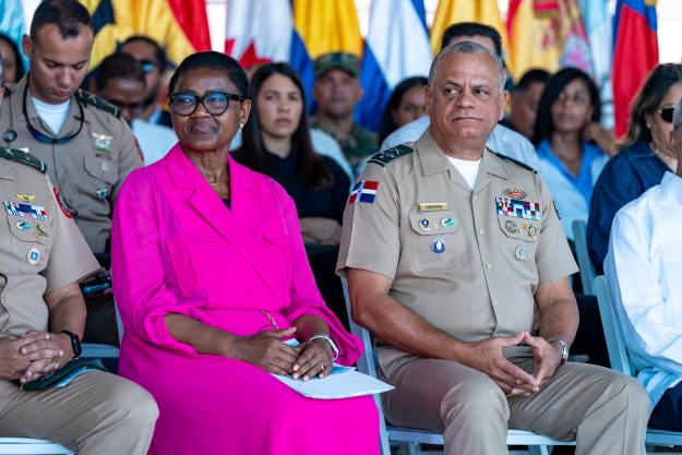 OPCW Deputy Director-General, Ambassador Odette Melono and Minister of Defence of the Dominican Republic, Lieutenant General Carlos Fernández Onofre, at the opening of the CHEMEX GRULAC final exercise. 