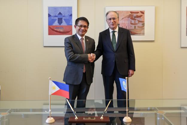 Permanent Representative of Philippines and OPCW Director-General formalise contribution