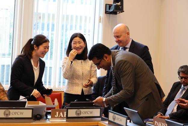 Participants engage in an interactive activity on the use of artificial intelligence in chemistry at the first Science for Diplomats event on the sidelines of Executive Council-111.