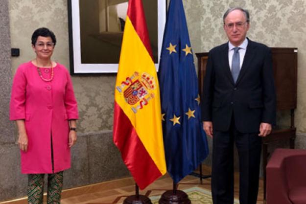 Left: Minister for Foreign Affairs, European Union and Cooperation, H.E. Ms Arancha González Laya. Right: OPCW Director-General H.E. Mr Fernando Arias
