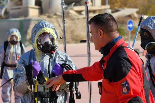 First responders learn how to handle toxic chemical agents in complex non-conventional environments