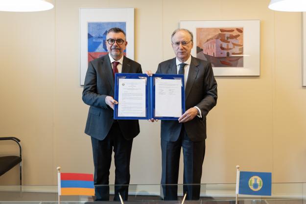 Permanent Representative of the Republic of Armenia to the OPCW, H.E. Mr Viktor Biyagov, and the OPCW Director-General, Ambassador Fernando Arias