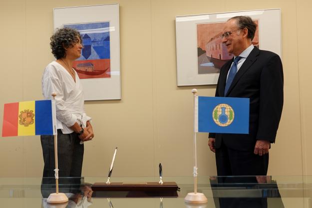 H .E. Ms Esther Rabasa Grau, Permanent Representative of the Principality of Andorra to the OPCW, and Ambassador Fernando Arias, Director-General of the OPCW (photo from OPCW archive)