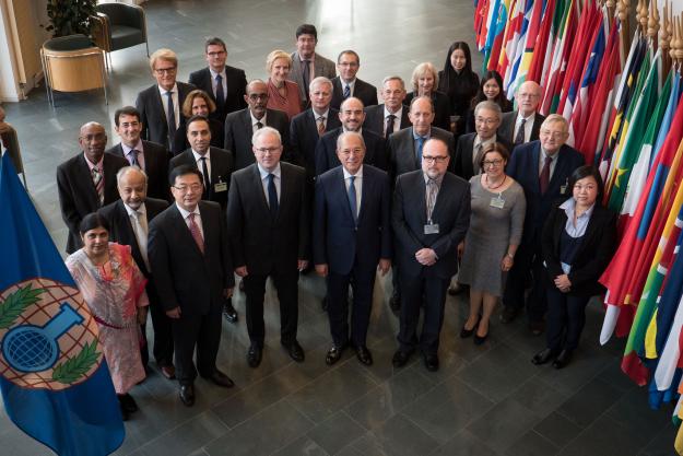 OPCW Director-General Ahmet Üzümcü (centre) and members of the Scientific Advisory Board