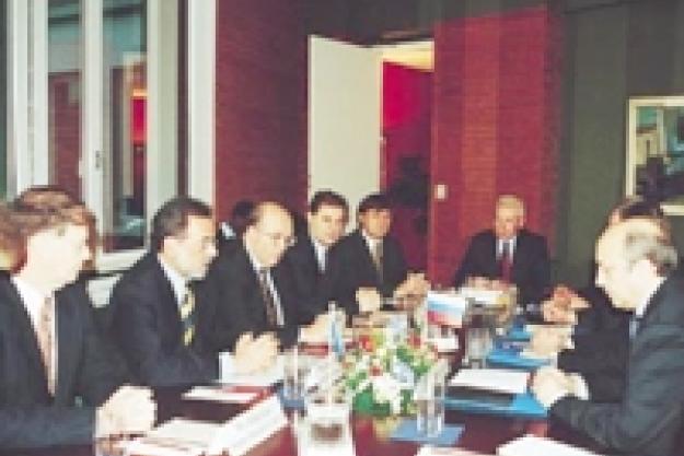 Russian Foreign Minister visits OPCW on 11 April 2001.
