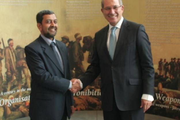 Mr. Durga Prasad Bhattarai, Secretary of the Ministry of Foreign Affairs of the Federal Democratic Republic of Nepal (left), and OPCW Director-General Ahmet Üzümcü. 