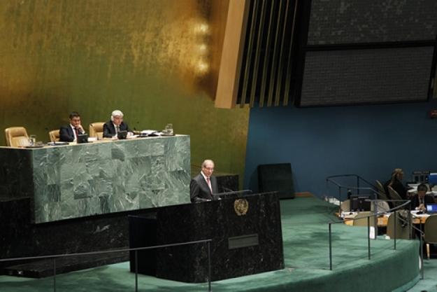 OPCW Director-General Ahmet Üzümcü addresses the UN General Assembly on 19 November, 2012.