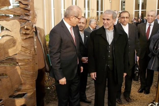 The Deputy Foreign Minister for International Affairs of the Islamic Republic of Iran, H.E. Mohammad Mehdi Akhoundzadeh (right) and OPCW Director-General Ahmet Üzümcü.