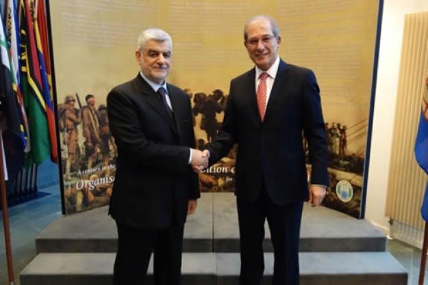 Iraq's Minister of Science and Technology, H.E. Abdul Karim Ali Yasin Al-Samarra (left) and OPCW Director-General Ahmet Üzümcü.