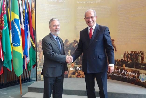 The Minister of External Relations of the Federative Republic of Brazil, H.E. Mr Antonio de Aguiar Patriota and OPCW Director-General, Ambassador Ahmet Üzümcü.