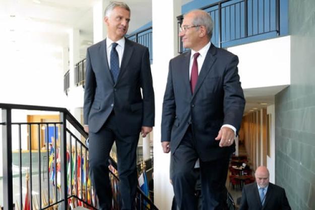 Swiss Foreign Minister, H.E. Mr. Didier Burkhalter (left), and OPCW Director-General, Ambassador Ahmet Üzümcü.